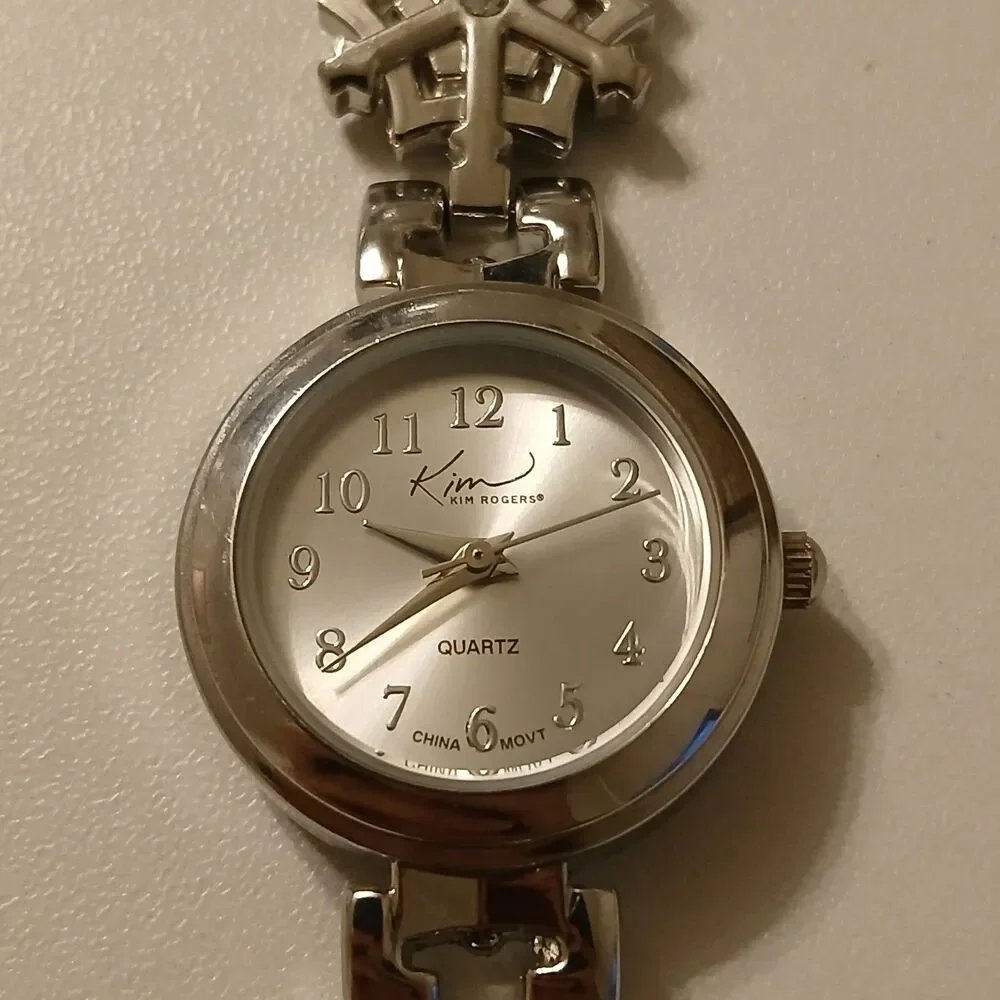 Kim Rogers Women's Silver Tone Winter Snowflake Quartz Movt Watch 11817 - Picture 2 of 13